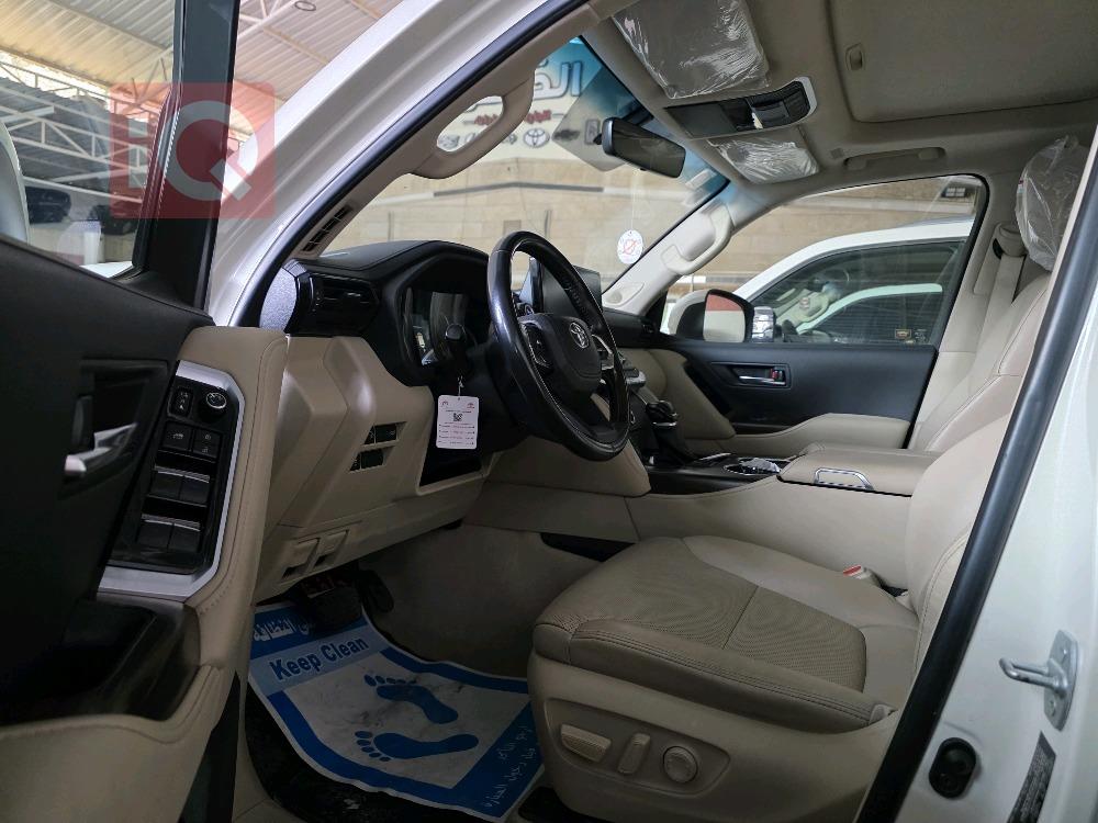 تۆیۆتا لاند کروزەر